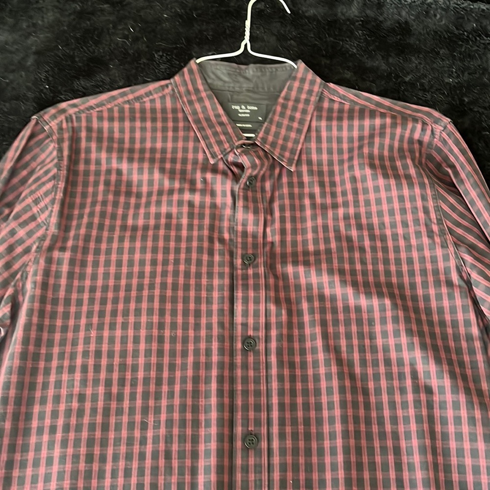 Rag and Bone men’s size XL slim fit button down.  Minimal use. Like new